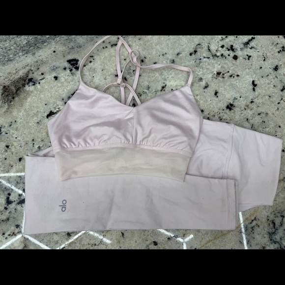 LIKE NEW🩷ALO YOGA🩷PALE PINK LAVISH BRA & AIRBRUSH LEGGINGS